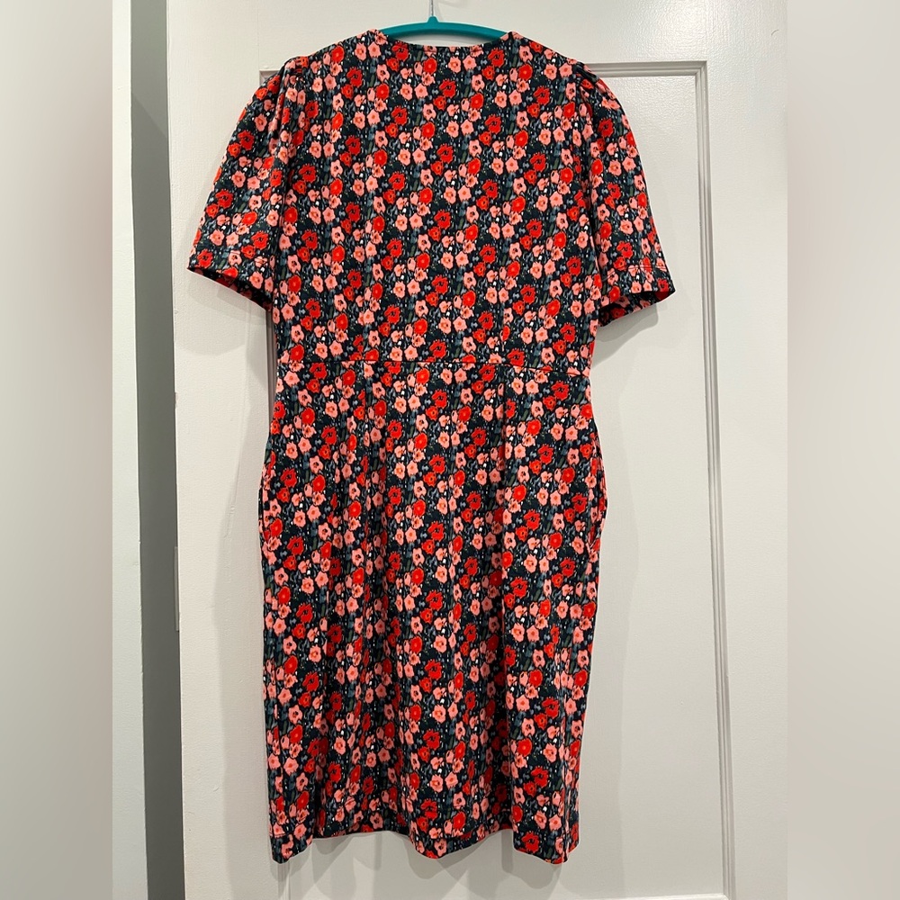 NWT (flaw) Boden Zoe Jersey Dress with pockets, Abstract Poppy print, size 6R - Picture 8 of 9
